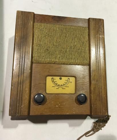 Wartime utility radio. 
